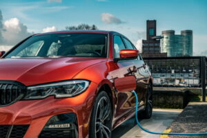 BMW-330e-phev-charging