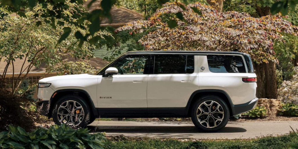 Rivian R1S - electric SUV